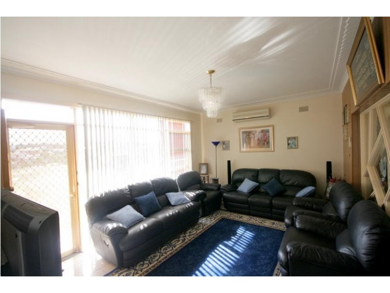 76 Vermont Road, Warrawong NSW 2502