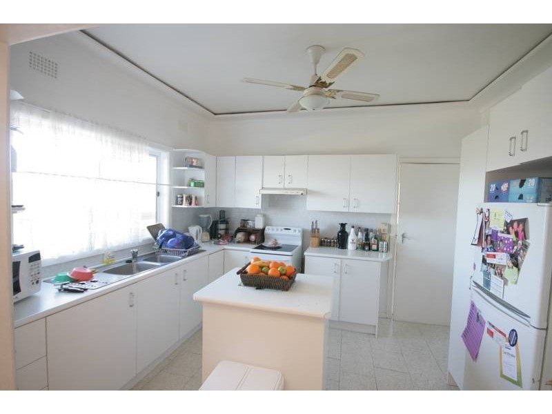 69 Blackman Parade, Unanderra NSW 2526