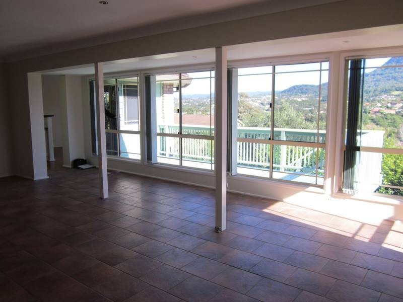 8 White Place, Figtree NSW 2525