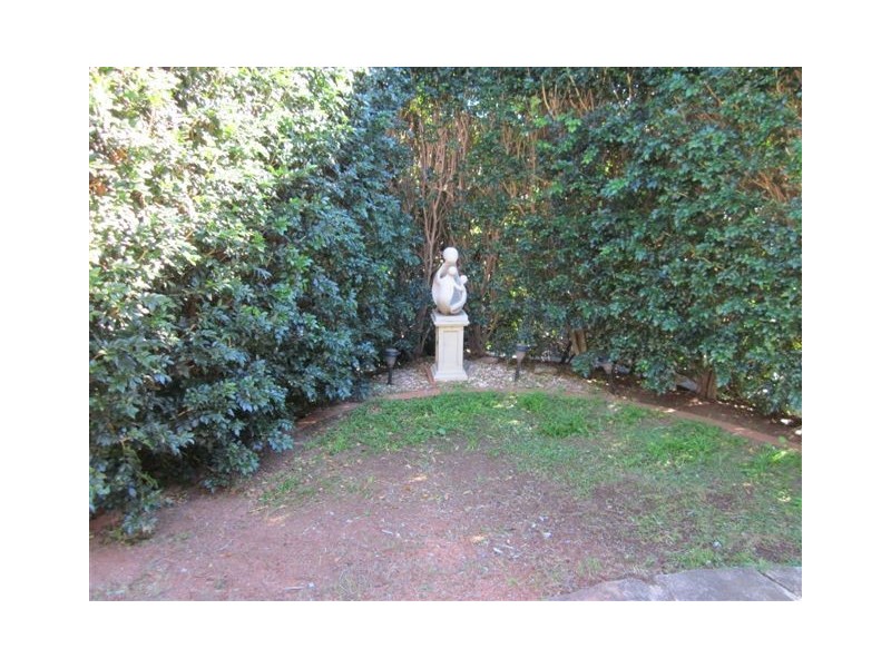 8 White Place, Figtree NSW 2525