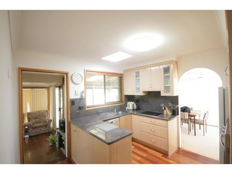 15 Stanley Ave, Farmborough Heights NSW 2526