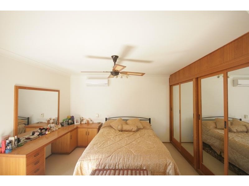 15 Stanley Ave, Farmborough Heights NSW 2526