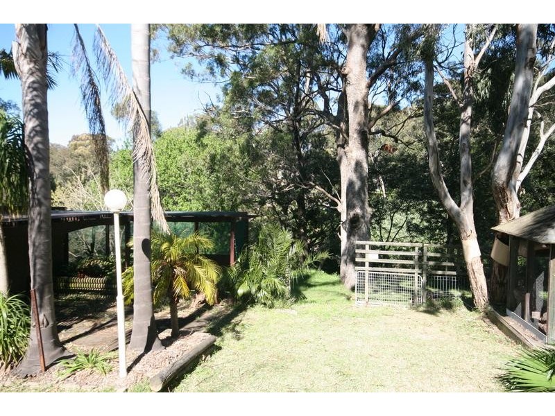 15 Stanley Ave, Farmborough Heights NSW 2526