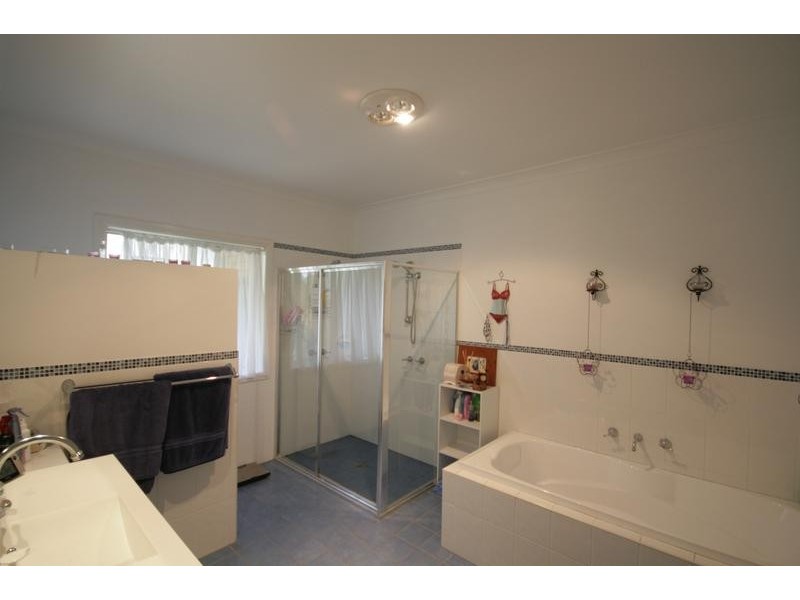 9 Rowan Place, Figtree NSW 2525