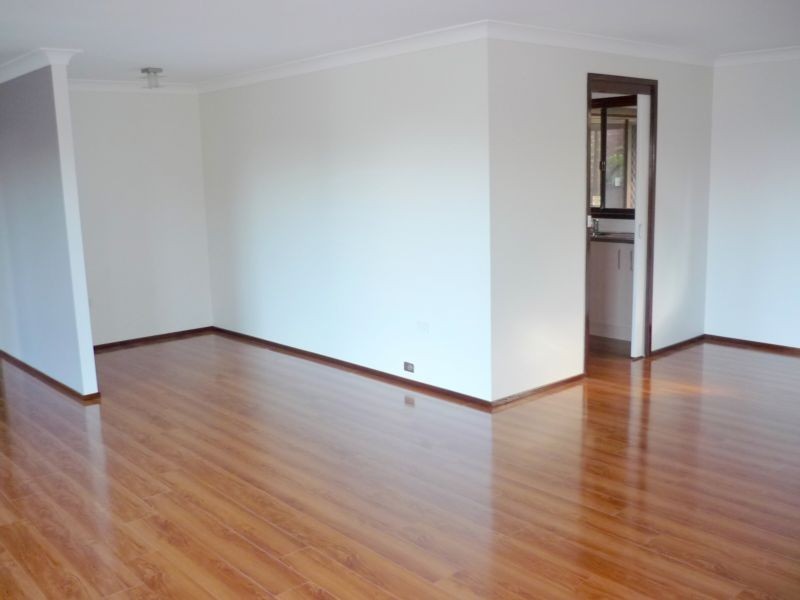 6 Kooranga Crescent, Cordeaux Heights NSW 2526