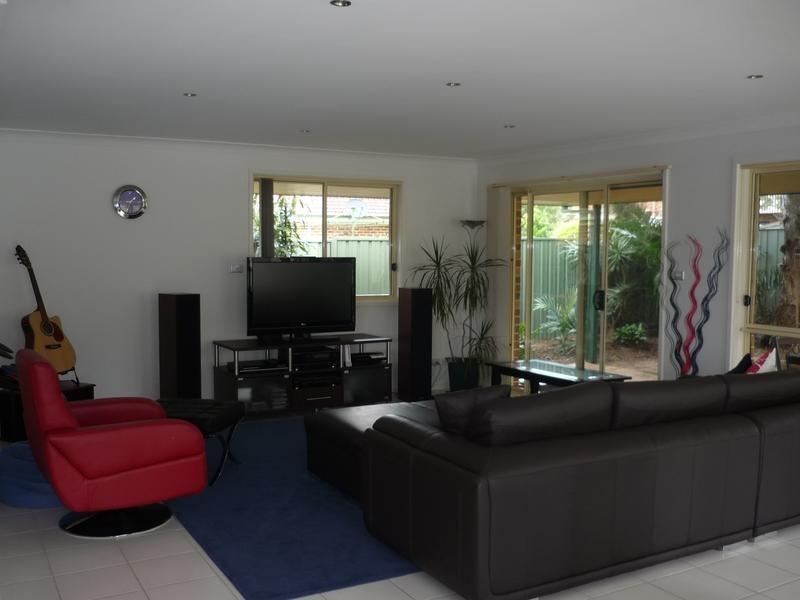 15 Marie Place, Horsley NSW 2530