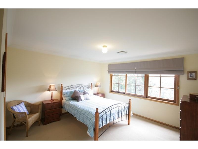 24 Koombala Grove, Cordeaux Heights NSW 2526