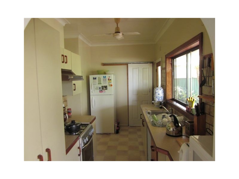 22 Stanley Ave, Farmborough Heights NSW 2526