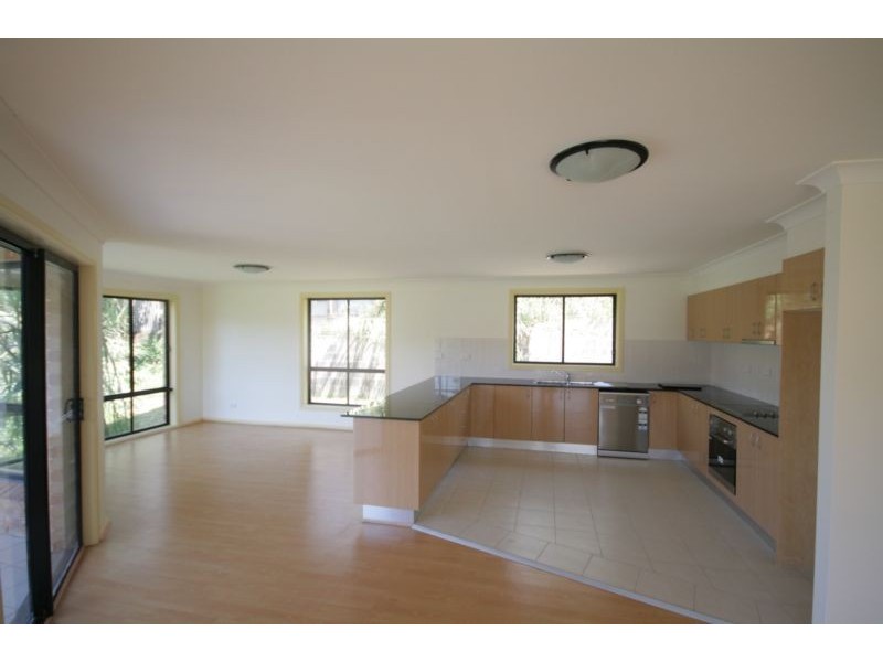 33D Chisholm Road, Lake Heights NSW 2502