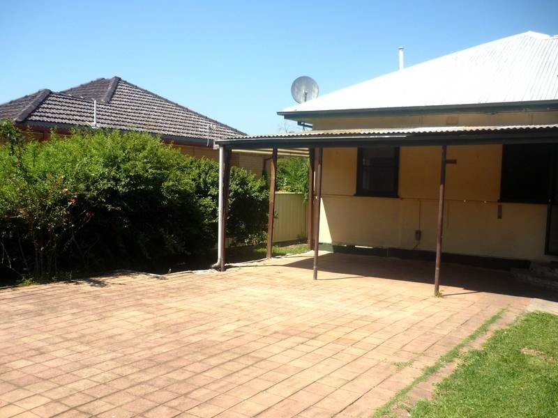 44 Hurt Parade, Unanderra NSW 2526