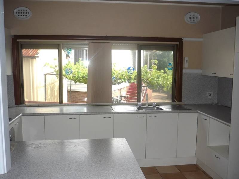 47 Lake Avenue, Cringila NSW 2502