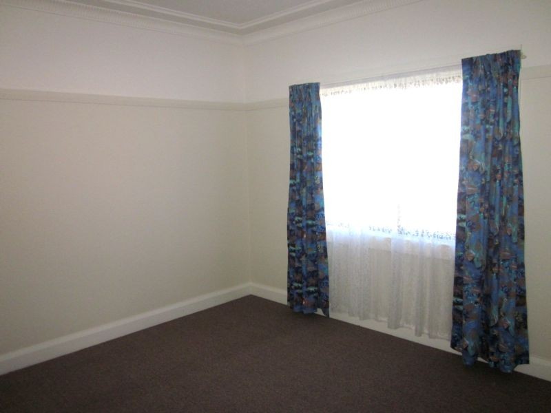 7 Buena Vista Avenue, Lake Heights NSW 2502