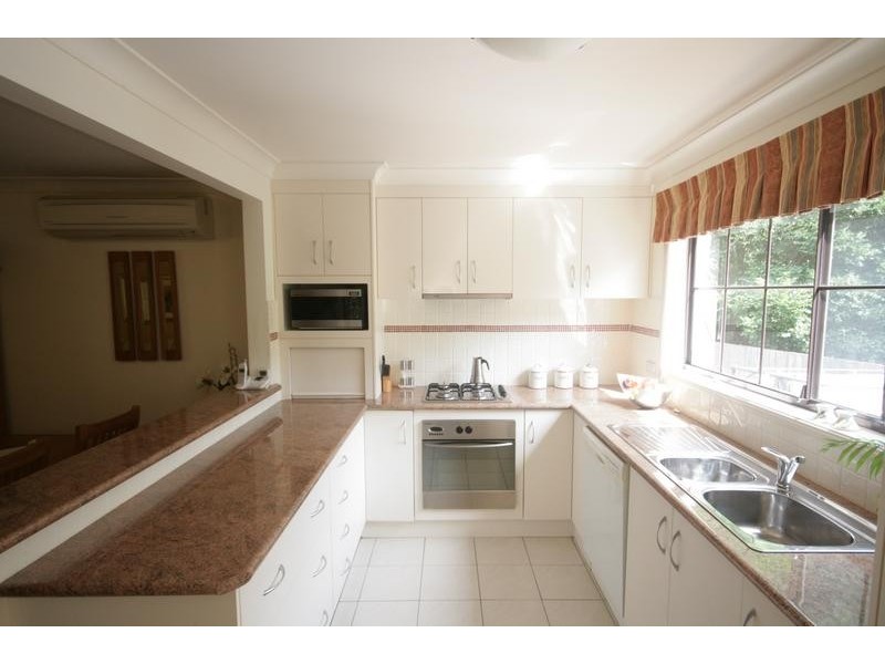 2/46 Cummins Street, Unanderra NSW 2526