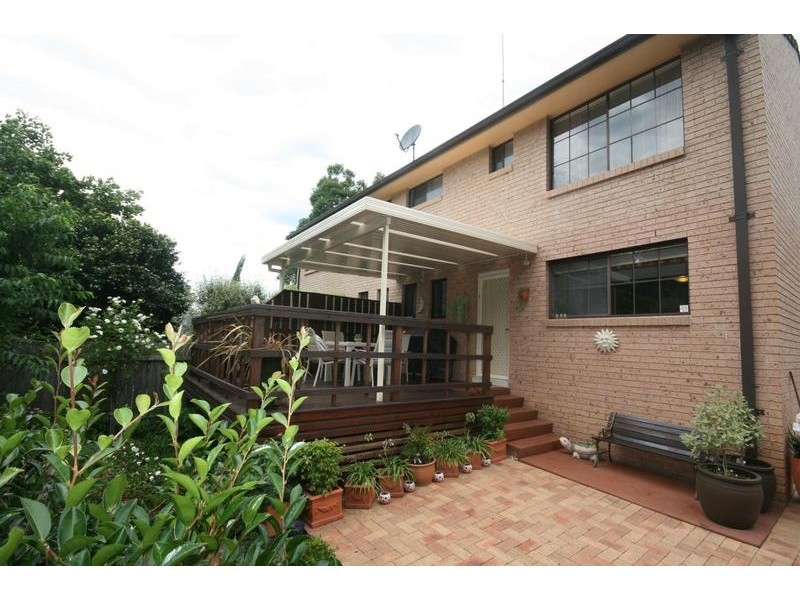 2/46 Cummins Street, Unanderra NSW 2526