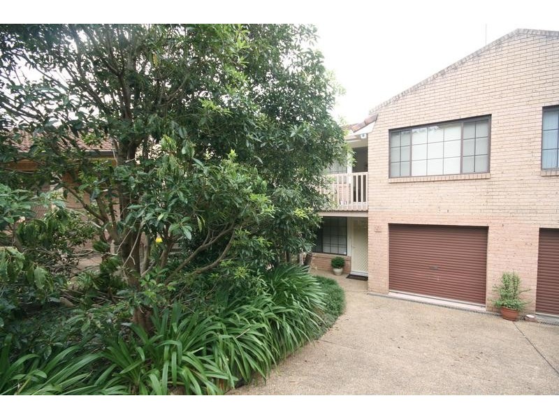 2/46 Cummins Street, Unanderra NSW 2526