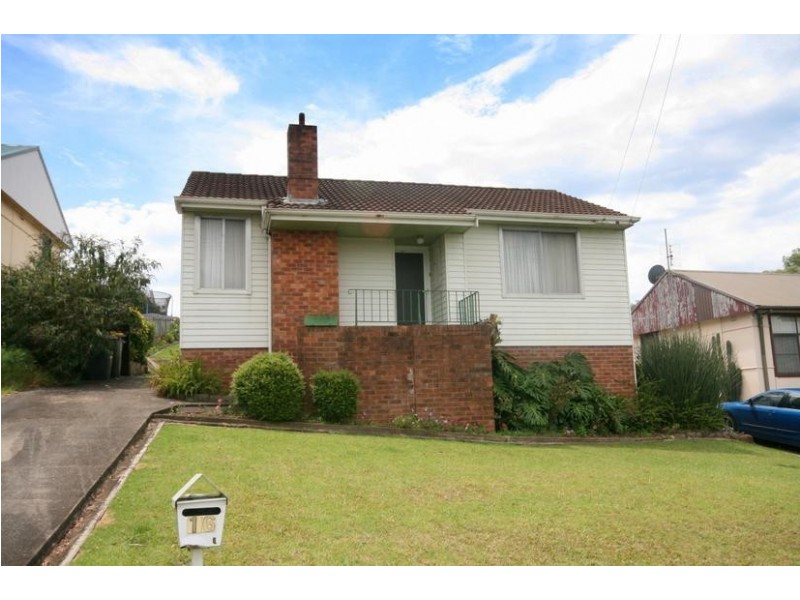 16 Maynes Parade, Unanderra NSW 2526