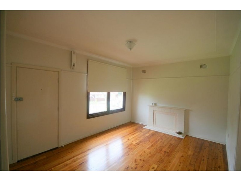 5 Barber Street, Berkeley NSW 2506