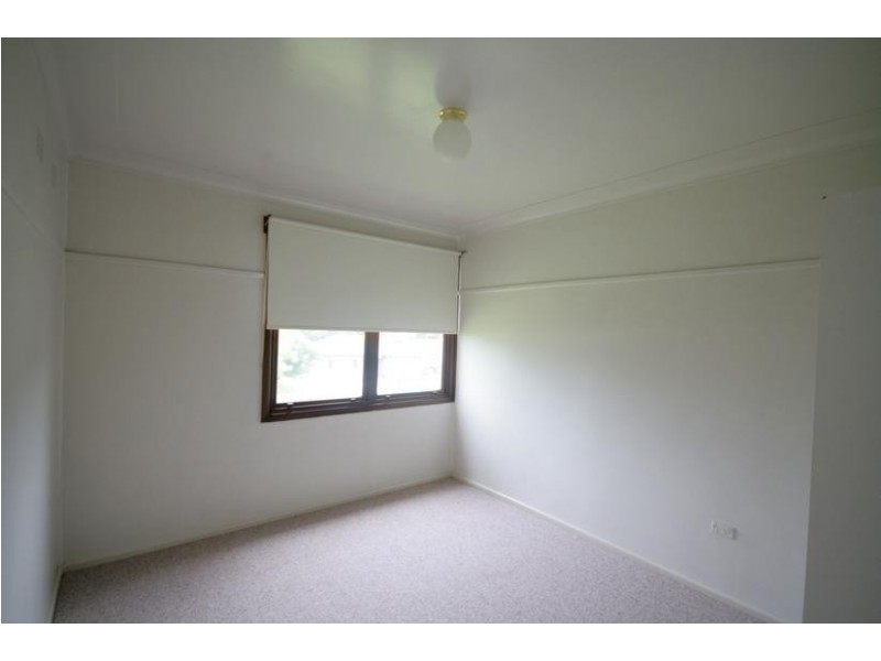 5 Barber Street, Berkeley NSW 2506