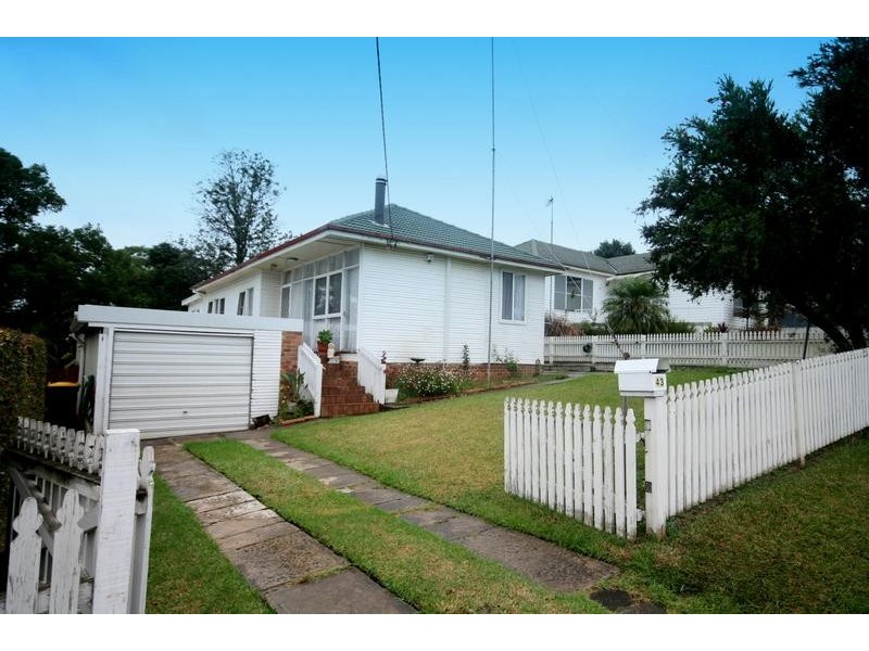 43 Waples Road, Unanderra NSW 2526