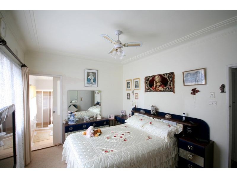 43 Waples Road, Unanderra NSW 2526