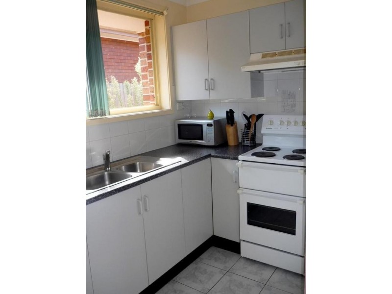 2/63 Addison Avenue, Lake Illawarra NSW 2528