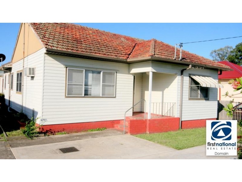 10 & 10A Fraser Street, Unanderra NSW 2526