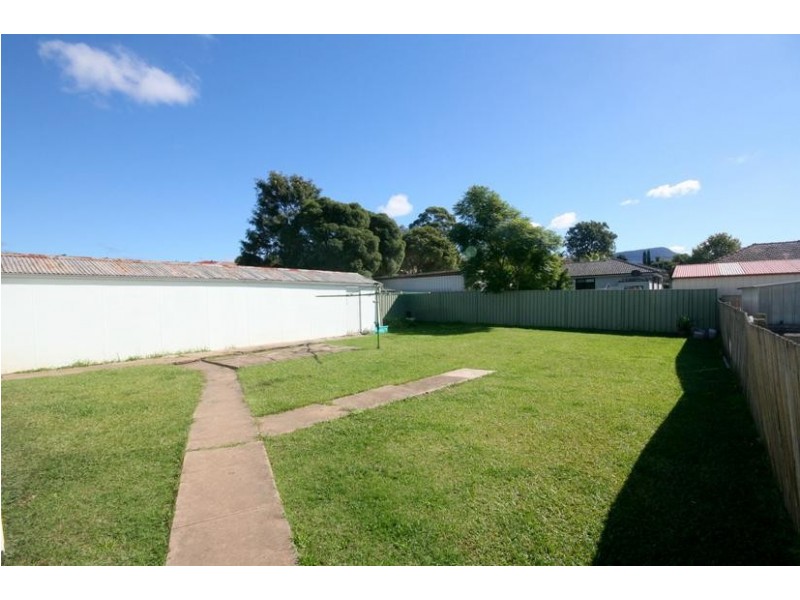 24 Barellan Avenue, Dapto NSW 2530
