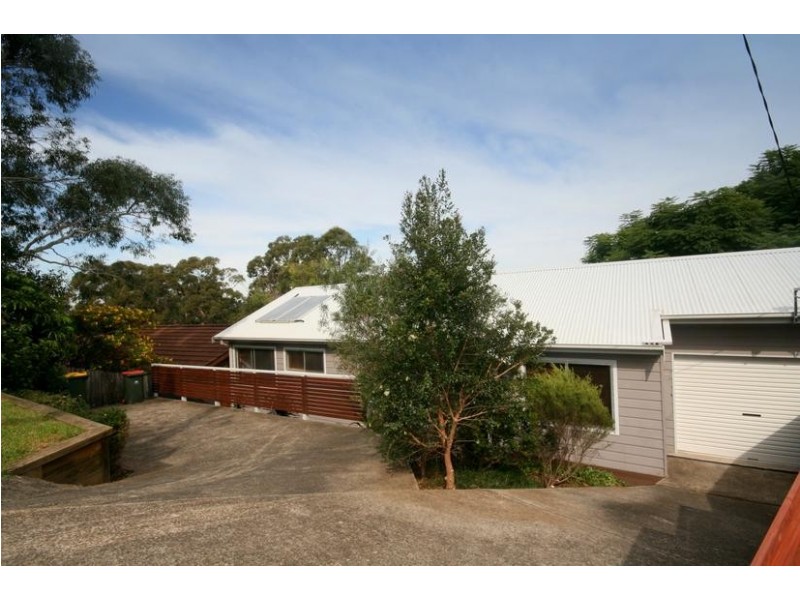 77 Beverley Avenue, Unanderra NSW 2526