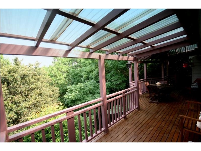 77 Beverley Avenue, Unanderra NSW 2526