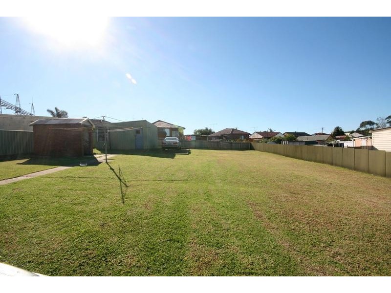 4 Bruce Road, Warrawong NSW 2502