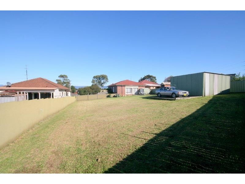 4 Bruce Road, Warrawong NSW 2502