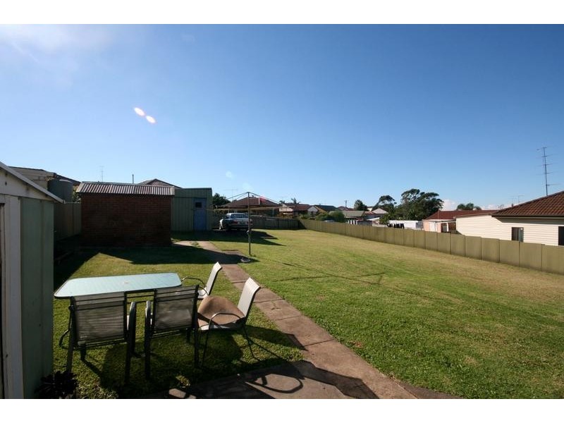4 Bruce Road, Warrawong NSW 2502