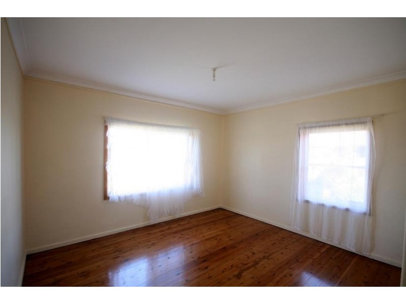 32 Stuart Road, Warrawong NSW 2502