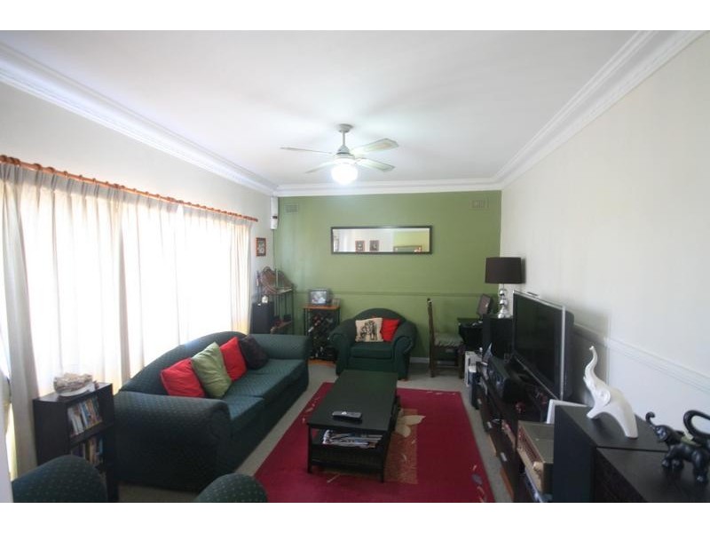 44 Barina Avenue, Lake Heights NSW 2502