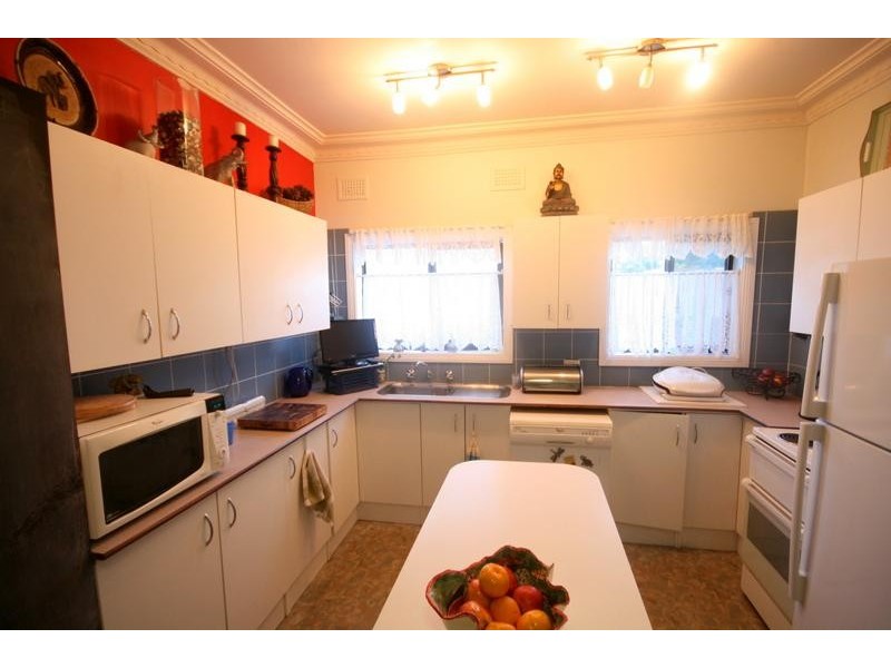 44 Barina Avenue, Lake Heights NSW 2502