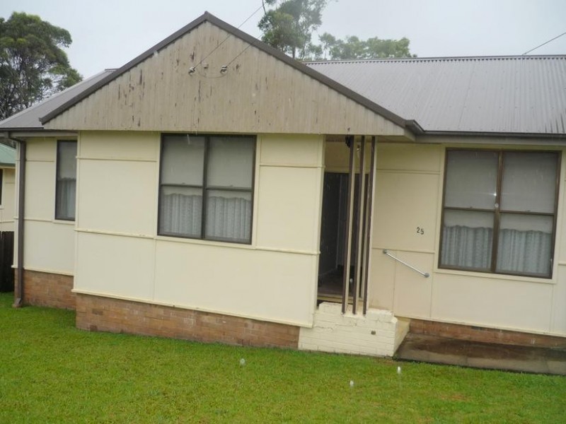 25 Blackman Parade, Unanderra NSW 2526