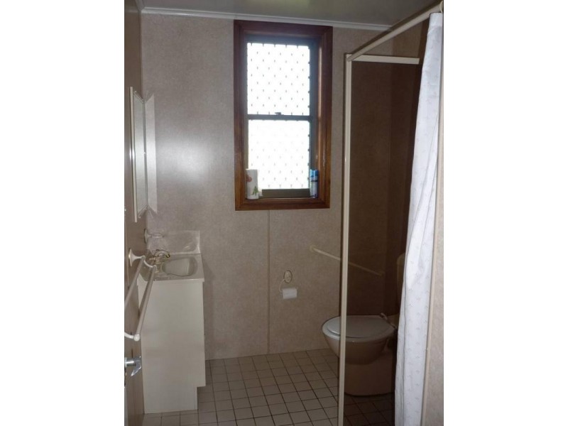 25 Blackman Parade, Unanderra NSW 2526