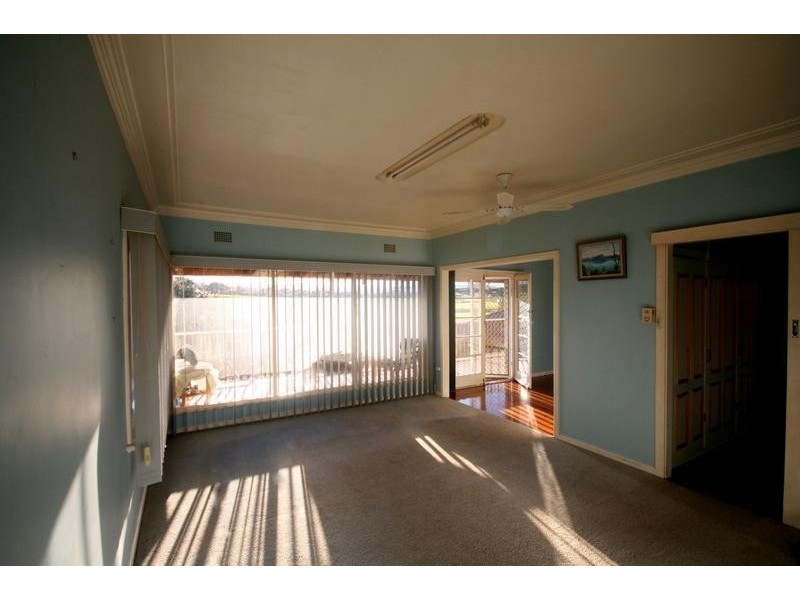 16 Griffiths Avenue, Port Kembla NSW 2505