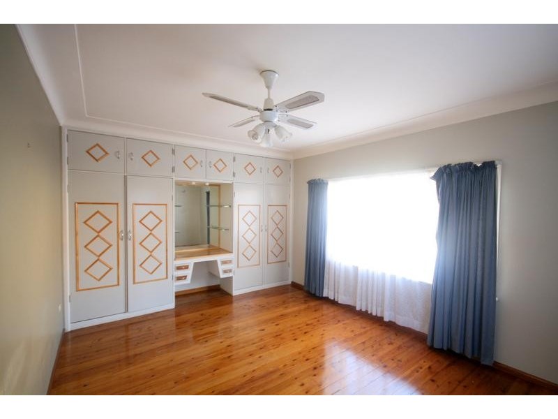 16 Griffiths Avenue, Port Kembla NSW 2505