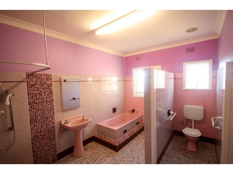 16 Griffiths Avenue, Port Kembla NSW 2505