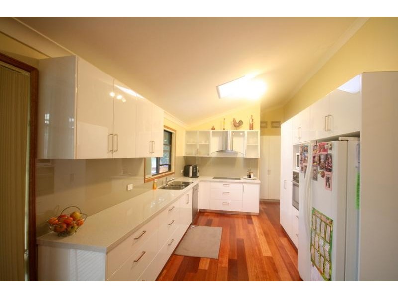 6 Aminya Place, Farmborough Heights NSW 2526