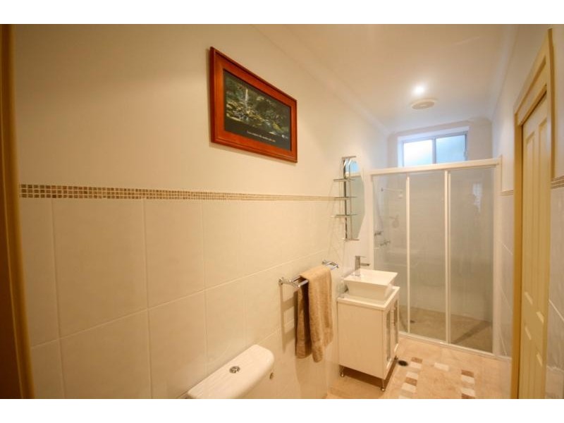 6 Aminya Place, Farmborough Heights NSW 2526