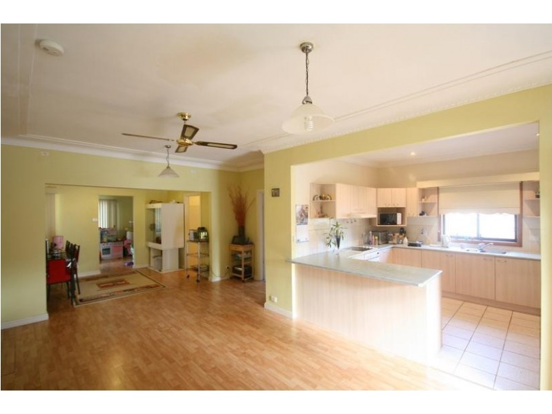 25 Station Road, Albion Park Rail NSW 2527