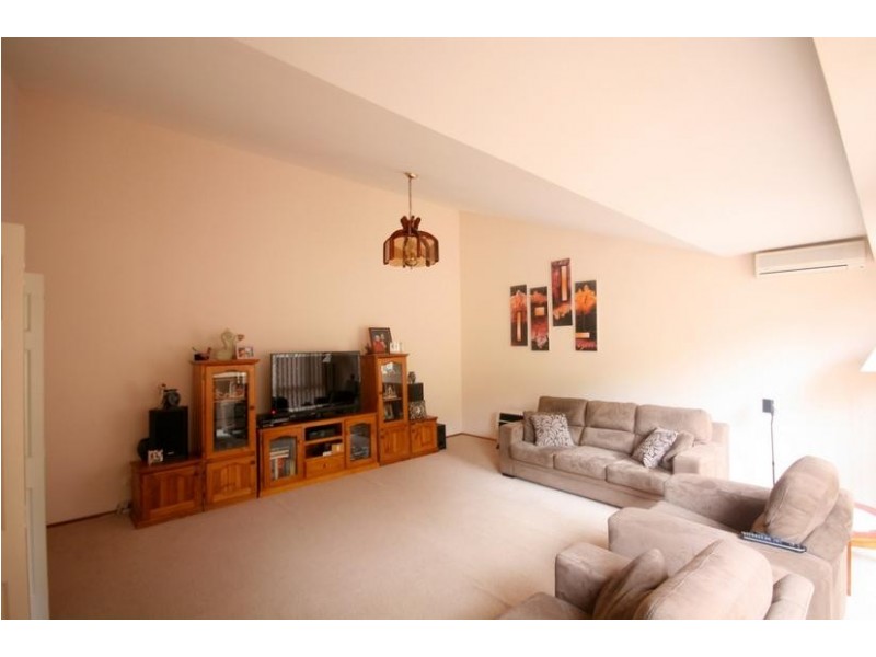 152 Derribong Drive, Cordeaux Heights NSW 2526