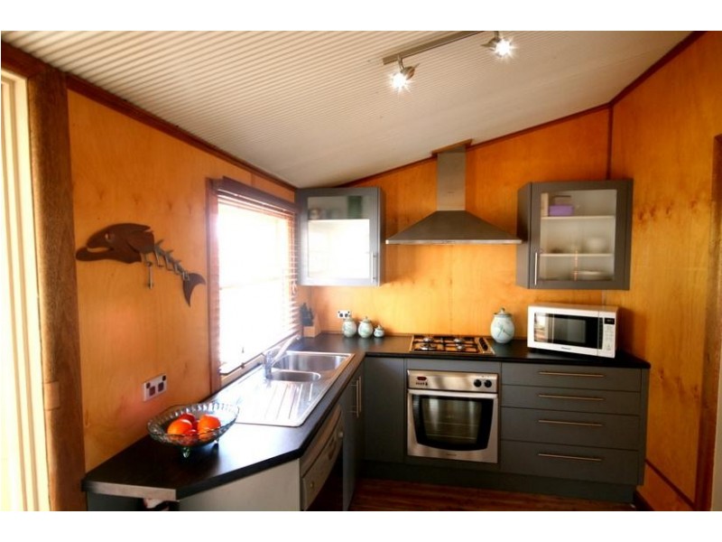 103 Ocean Street, Windang NSW 2528
