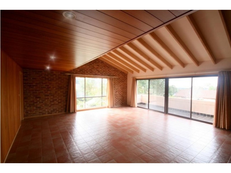 92 Tamarind Drive, Cordeaux Heights NSW 2526