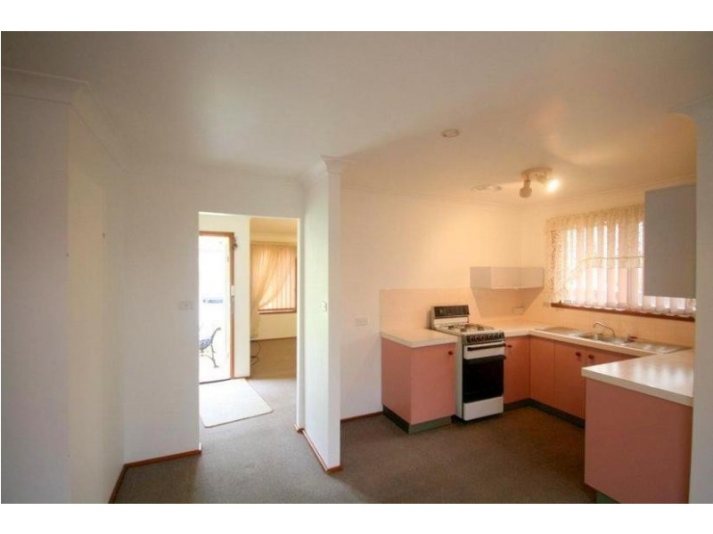 8/6 Macleay Place, Albion Park NSW 2527