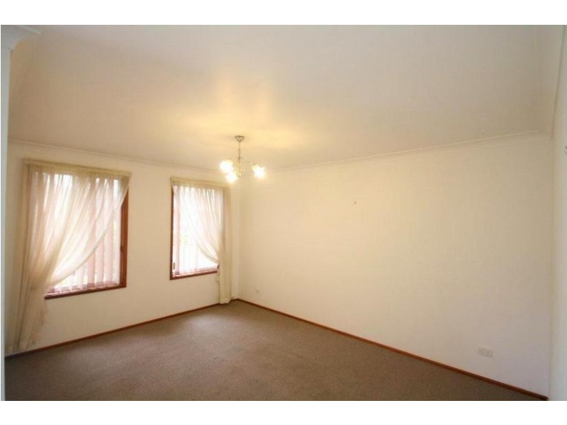 8/6 Macleay Place, Albion Park NSW 2527