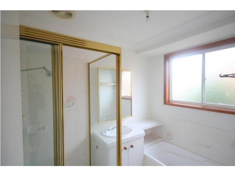 8/6 Macleay Place, Albion Park NSW 2527