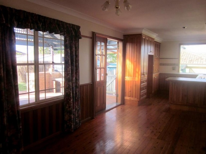 72 Stanley Avenue, Farmborough Heights NSW 2526